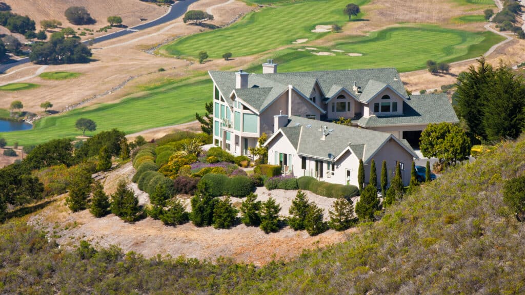 Safeguard Your Home: 6 Window Replacement and Repair Tips for Golf Course Living